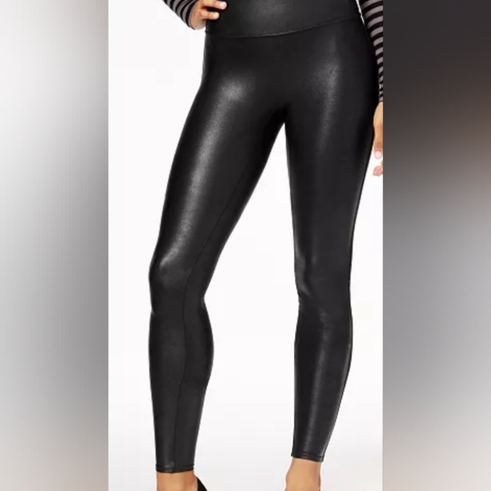 Spanx faux leather black shiny leggings, excellent condition, size small